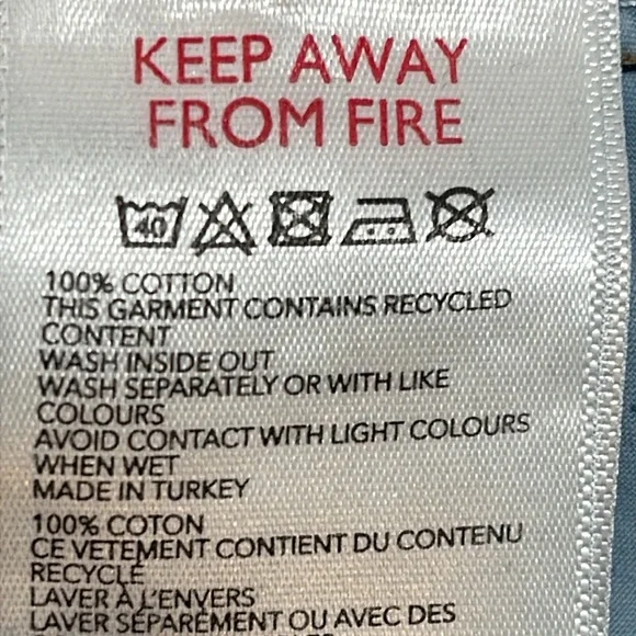 BDG Mom High Rise Distressed Denim Jeans Size 26 - Picture 9 of 9